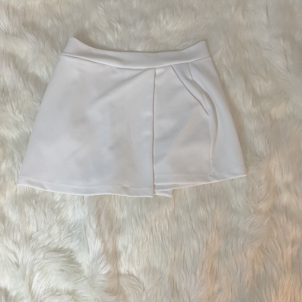 Pencil white skirt